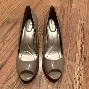 1/2 price!! Nude pumps. Women’s size 8 1/2. Worn once. Perfect condition.